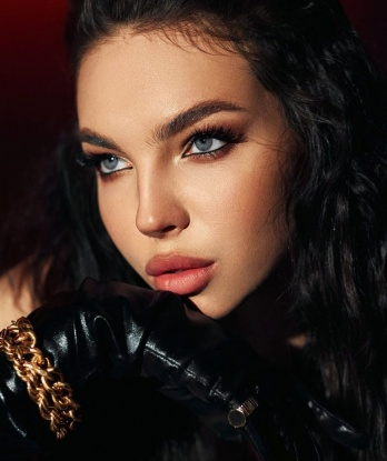 Юлия, 19 лет, 4 размер груди